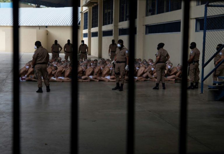 Deportados 17 personas a El Salvador: Los detenidos estarían involucrados con el Tren de Aragua y la MS-13