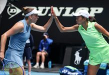Mertens y Zhang ganan el título en dobles femenino del Abierto de Australia