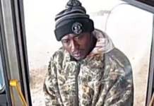 Buscan sospechoso de agredir conductora de autobús en Nashville