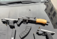 Arrestan a dos jóvenes en Knoxville tras persecución policial