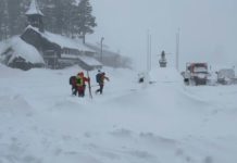 Rescatistas recuperan el último cuerpo tras la mortal avalancha en California