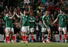 México golea 4-0 a Islandia en duelo premundialista y homenajea a sus fuerzas armadas