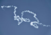 Misiles iraníes golpean Dubái y Abu Dabi: Caos en el Golfo