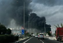 Los misiles iraníes sacuden las ricas monarquías del Golfo y causan dos muertes