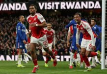 Arsenal, rey de los córners, más cerca de la corona en la Premier