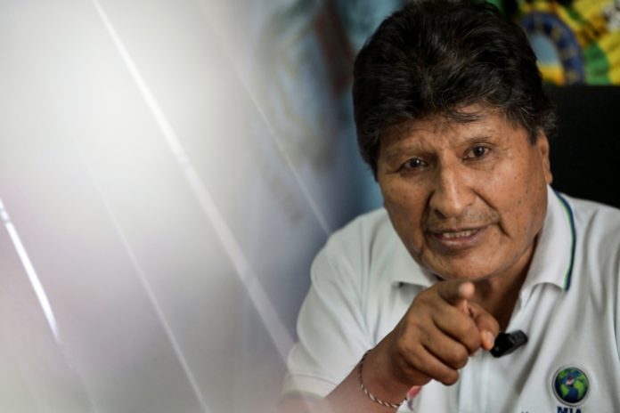 El expresidente de Bolivia (2006-2019) Evo Morales habla durante una entrevista con la AFP en Lauca Ene, provincia de Tiraque, departamento de Cochabamba, Bolivia, el 23 de junio de 2026. AFP