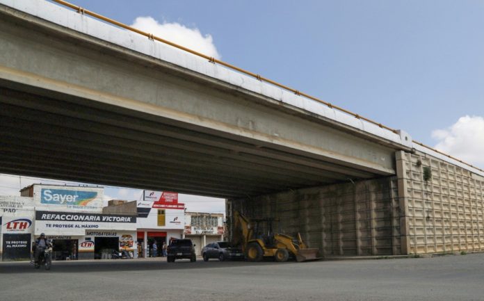 Puente de Pozo de Gamboa (México) donde fueron colgados cinco cadáveres en julio, en una imagen tomada el 7 de agosto de 2026. AFP