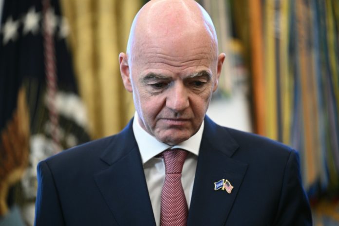 El presidente de la FIFA, Gianni Infantino, el 17 de noviembre de 2025 en el Despacho Oval de la Casa Blanca, en Washington. AFP