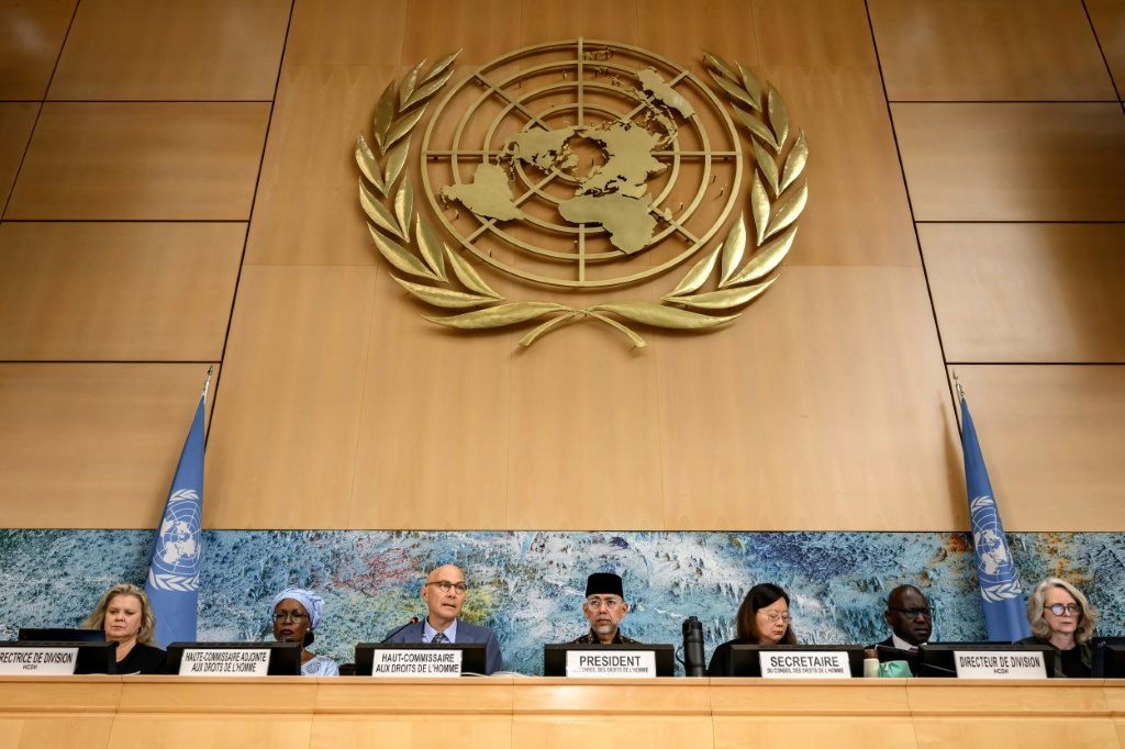 Sesión del Consejo de Derechos Humanos de la ONU donde se presenta el informe sobre crímenes de guerra en Irán
