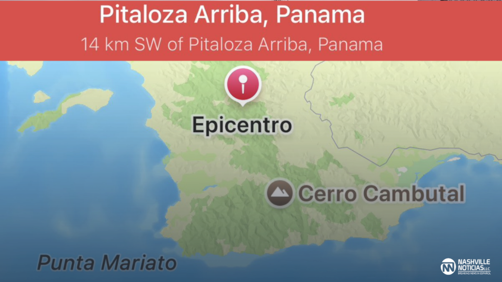 Calle colonial con escombros tras el terremoto en la península de Azuero, Panamá