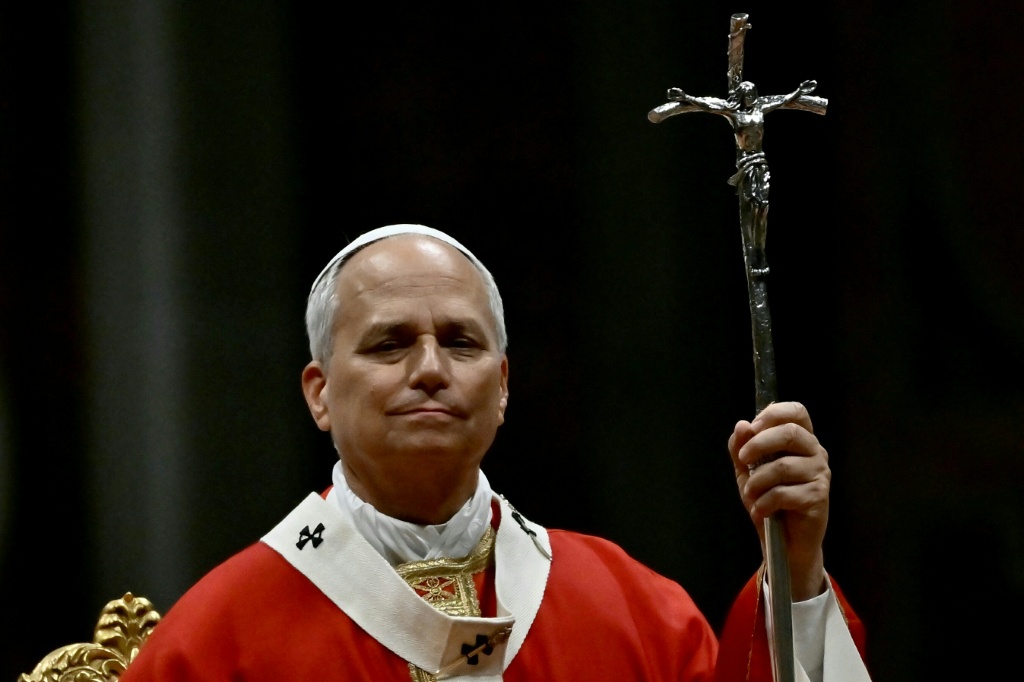 El papa León XIV durante la misa de inauguración del año académico de las universidades pontificias en la basílica de San Pedro