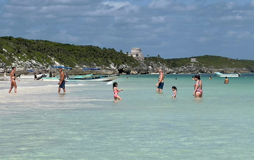 Playa de Tulum en la Riviera Maya, destino afectado por la suspensión de vuelos de Aeroméxico y Volaris